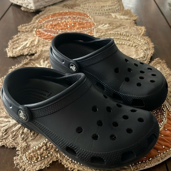Kids Crocs - Picture 2 of 5